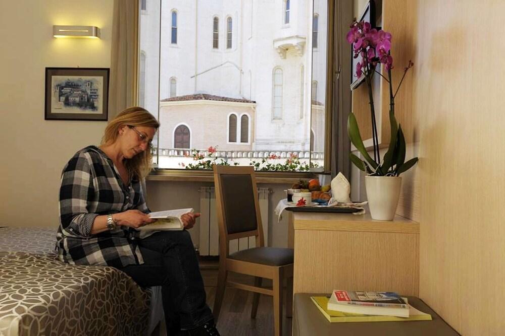 Hotel Delle Rose Cascia Luaran gambar