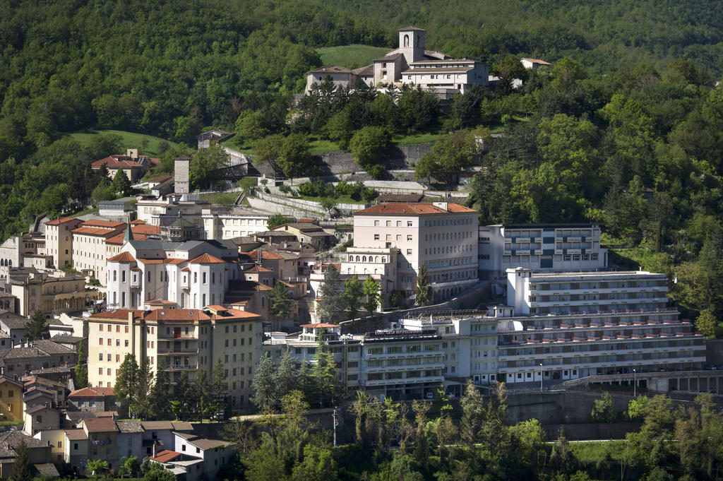 Hotel Delle Rose Cascia Luaran gambar