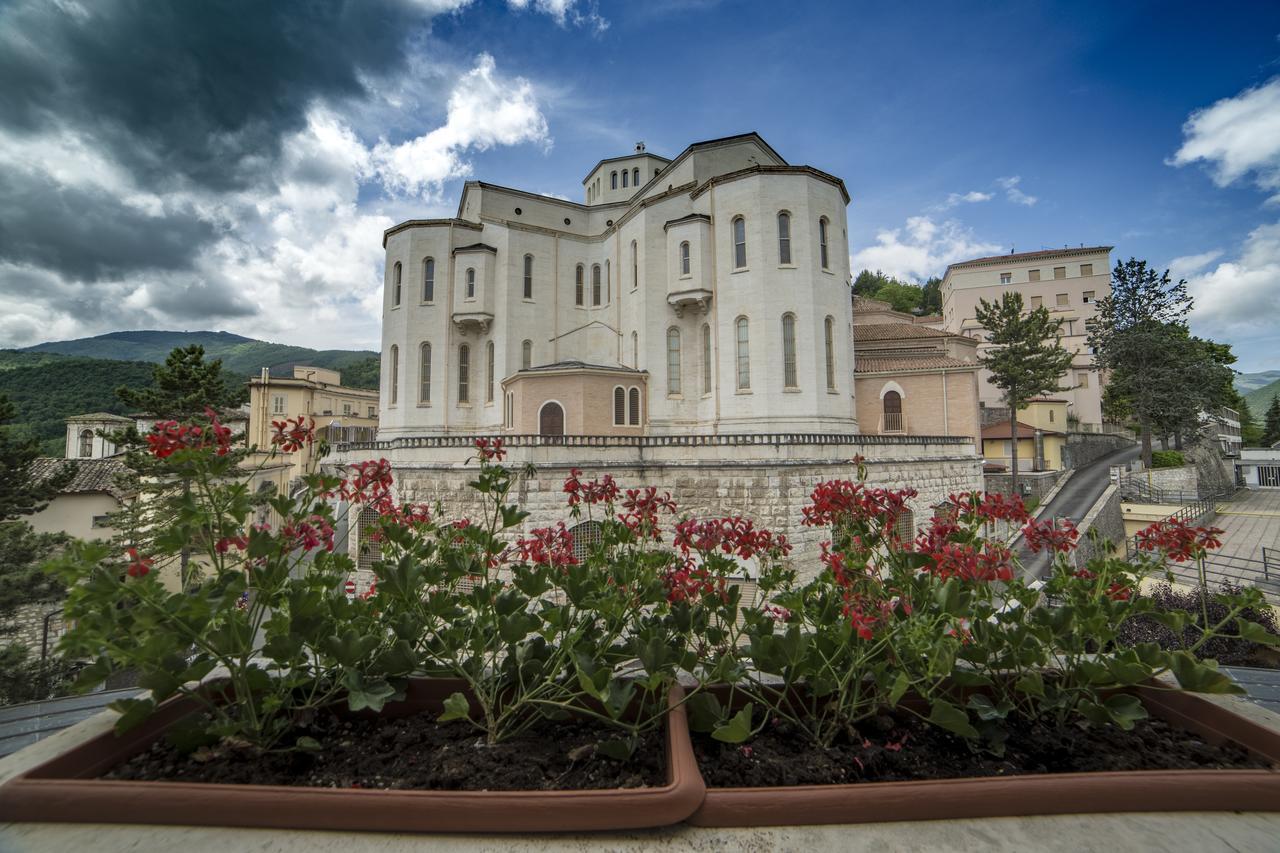 Hotel Delle Rose Cascia Luaran gambar